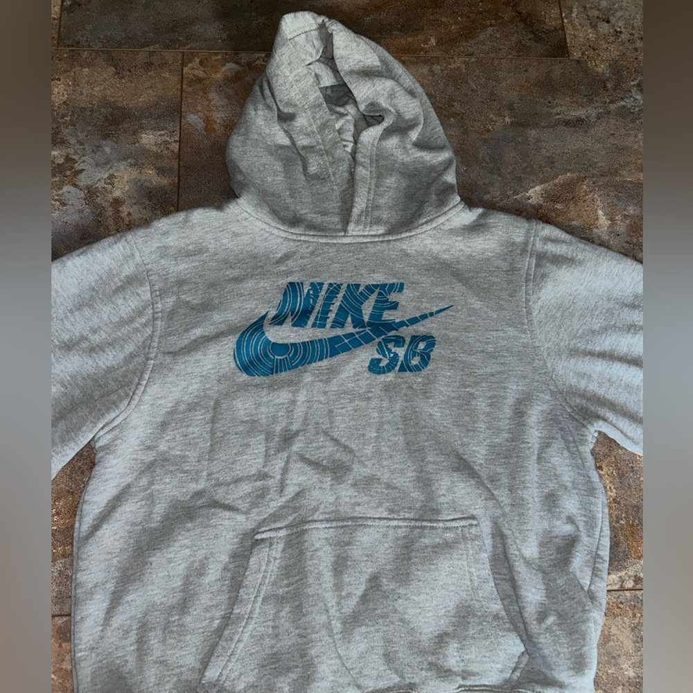 boy’s nike sb hoodie